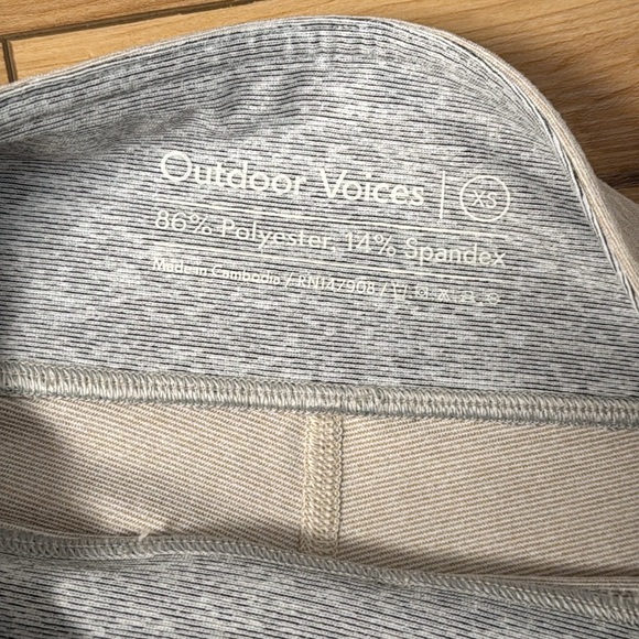 Outdoor Voices Cream and gray Colorblock leggings XS - Picture 4 of 8
